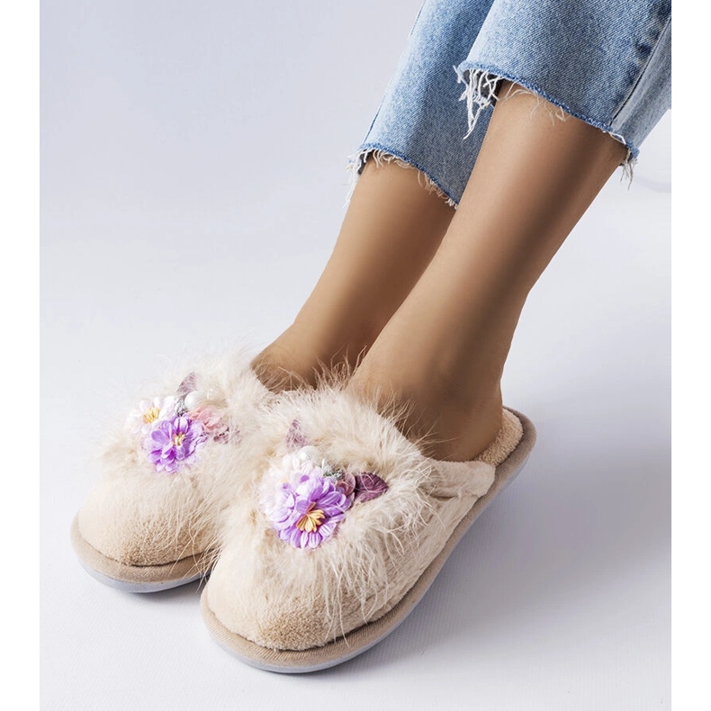 Papuci de damă bej de la Moly 1