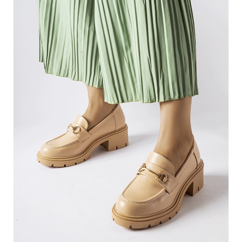 Pantofi cu toc bej de la Fabrizio 1