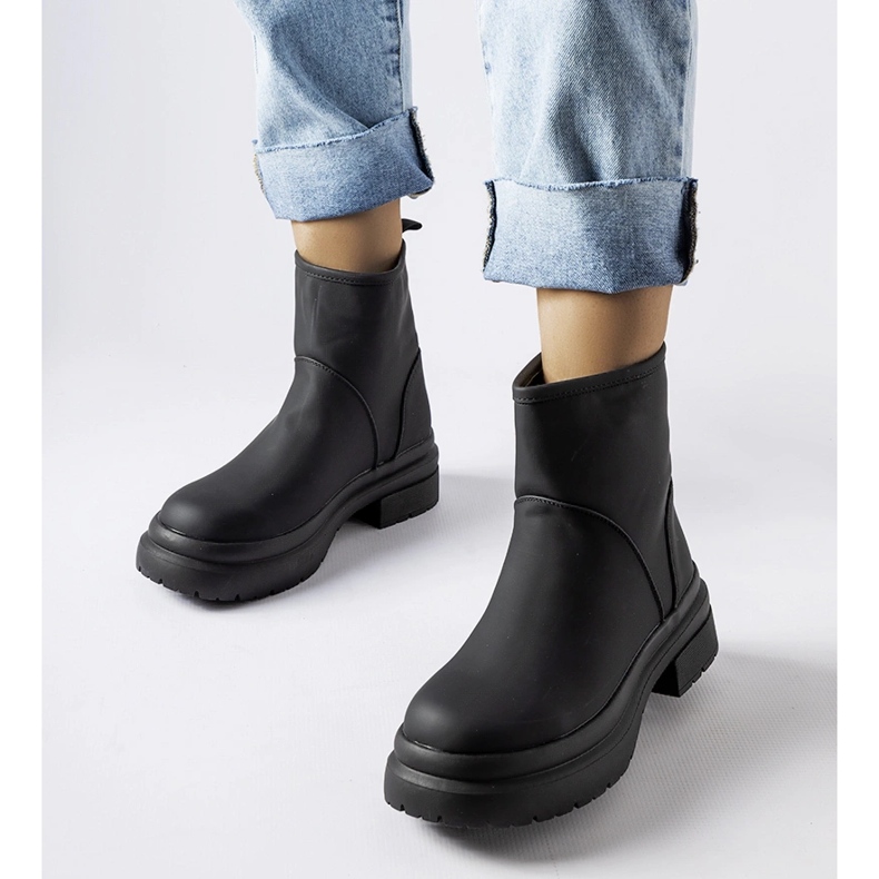 Botine Clotilde izolate cu cauciuc negru 1