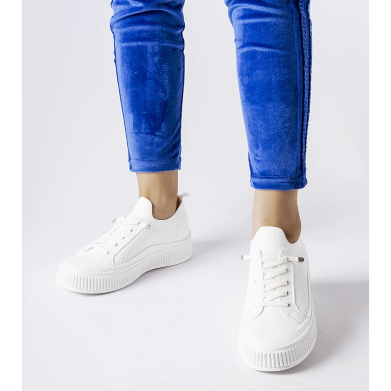 Slip alb pe adidasi Callimaco 1