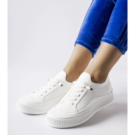 Slip alb pe adidasi Callimaco 2