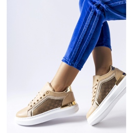 Pantofi bej decorati cu sclipici pe platforma Leu 1