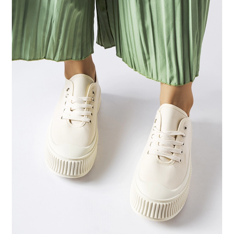 Adidași bej pe o platformă Rina groasă 1