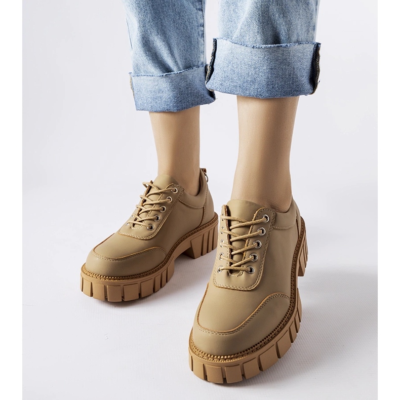 Pantofi maro cu finisaj mat de la Severino bej 1