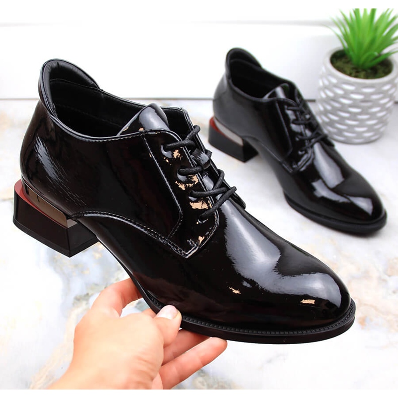 Pantofi de dama negre lacuiti cu toc inalt.Vinceza negru 1