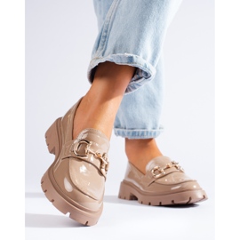 Mocasini bej patentati cu catarama Shelovet aurie 2