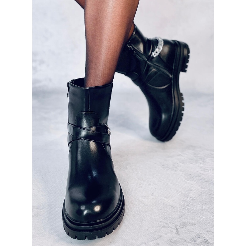 Botine Cindy Black cu lant negru 1