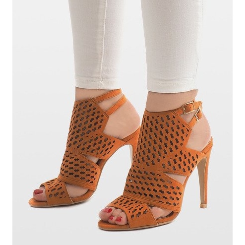 Cizme ajurate de cămilă pe un știft 238-5 maro 1