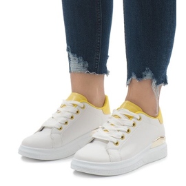 Adidași albi pe platforma 353 1