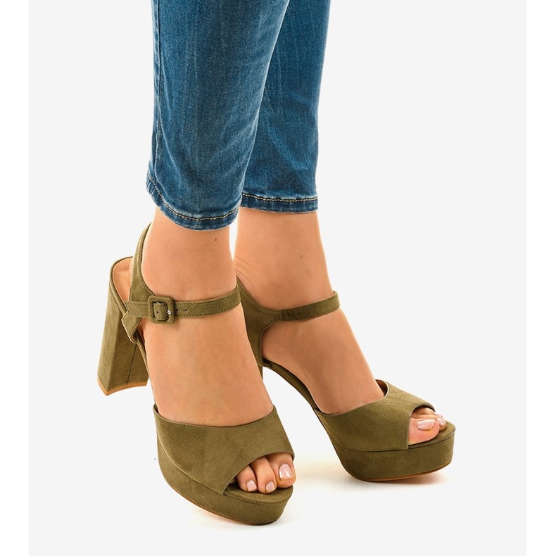 Sandale verzi pe stâlpul de piele de căprioară AT-0660-L verde 1