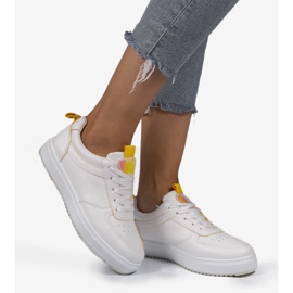 Adidași albi cu inserții galbene KK-203 1
