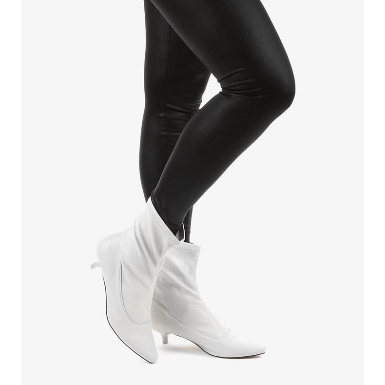 Tocuri înalte gri, cu șosete Ragemour 1 Tocuri înalte gri, cu șosete Ragemour 1