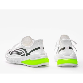 Pantofi de trening albi cu un model holografic Delaney 1