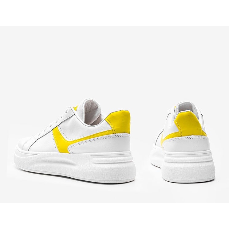 Adidași albi din Bretagne 1