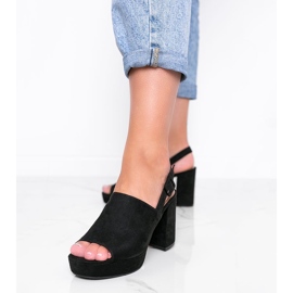 Sandale negre pe postarea lui Chikie negru 1