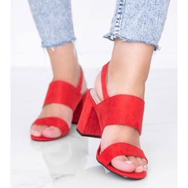 Sandale roșii pe postarea lui Lil Sweetie roșu 1