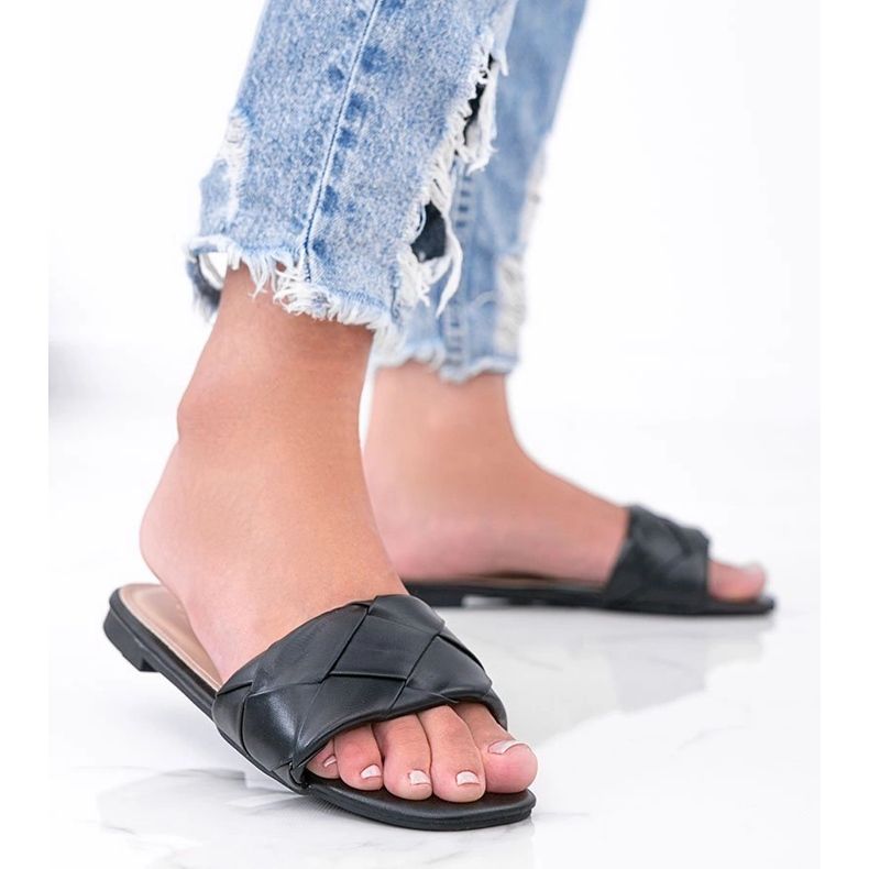 Papuci negri cu partea superioară Iren împletită negru 1 Papuci negri cu partea superioară Iren împletită negru 1