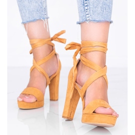 Sandale dantelate cu cămilă Ginny maro 1