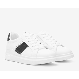 Adidași alb-negru cu știfturi Sashell 1