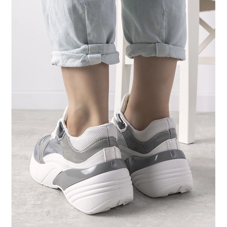 Adidași argintii pe talpă înaltă alb 1