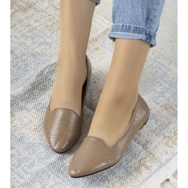 Balerine maro în modelul pielii de crocodil Aupra bej 1 Balerine maro în modelul pielii de crocodil Aupra bej 1