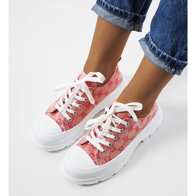 Tenisi roz și bej de la Waters 1