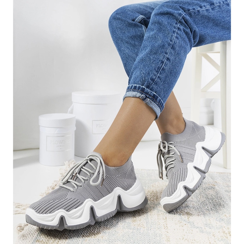 Tenisi sport gri de la Thornber 1 Tenisi sport gri de la Thornber 1