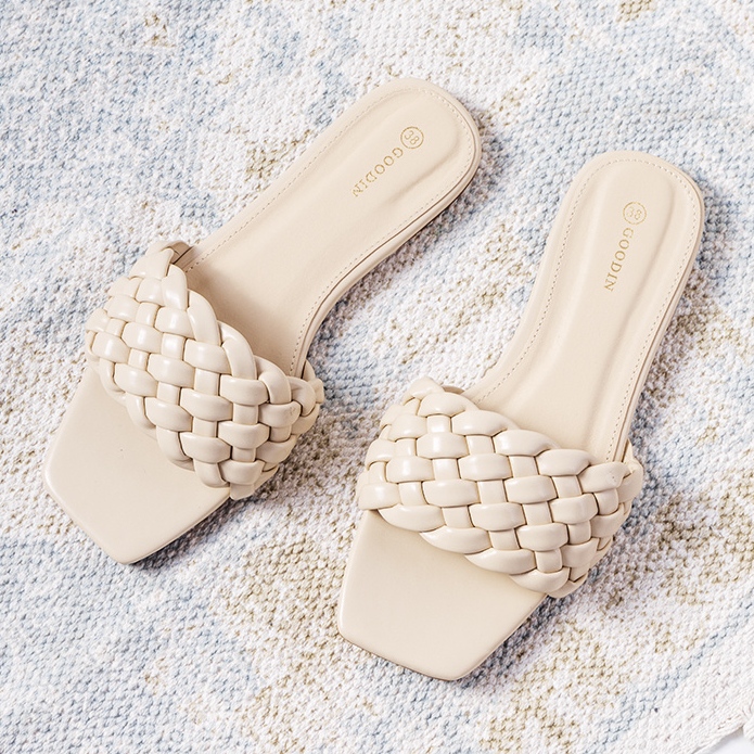 Sandale bej cu toc plat de la D'Adda 1