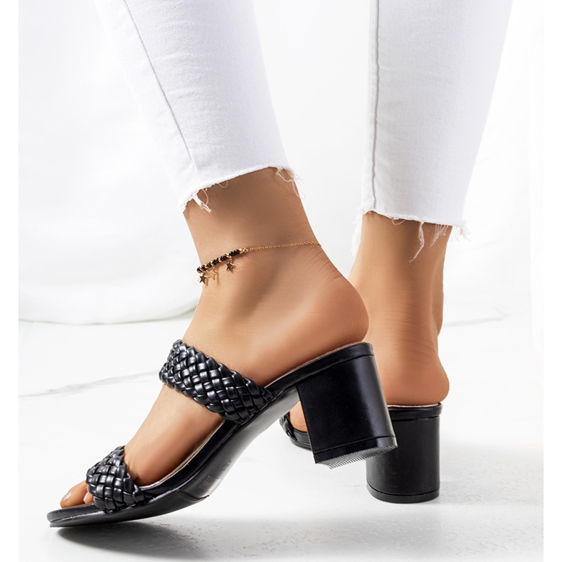 Urechi de călcâi împletite negre negru 1