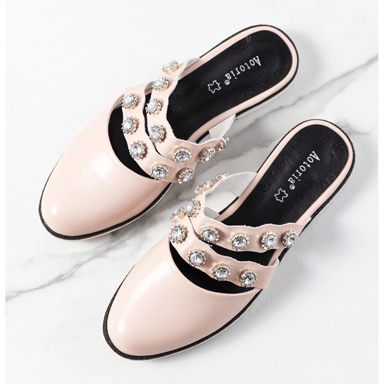 Șlapi roz decorate cu știfturi Asselt 1