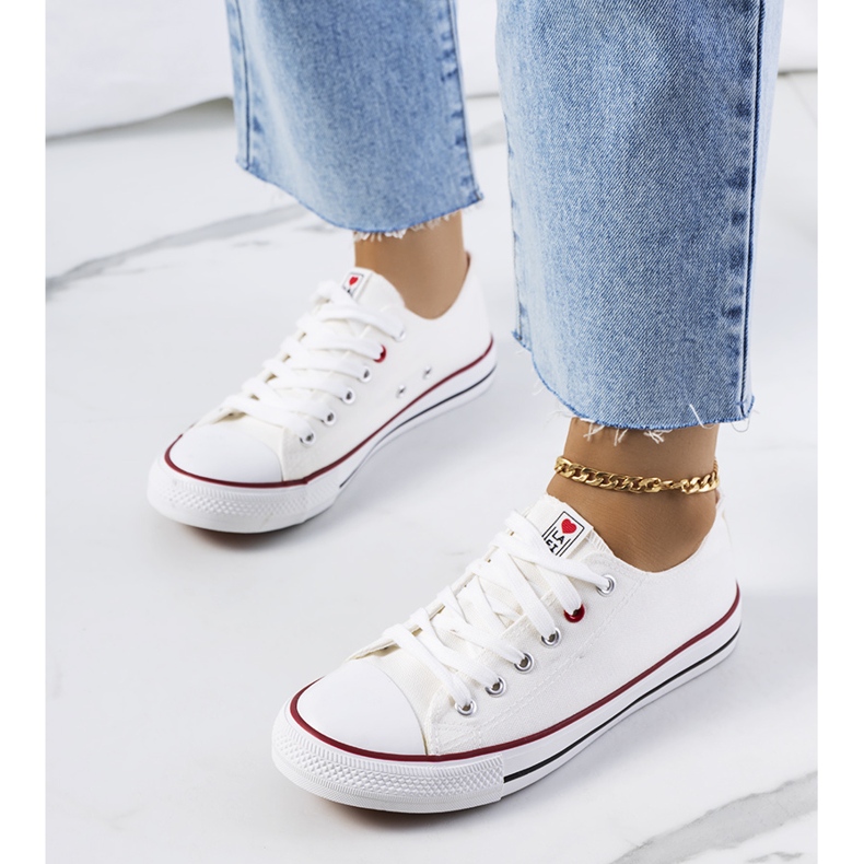 Adidatorii albi clasici pentru femei 1