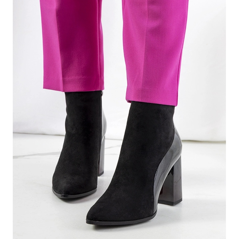 Cizme negre pe postul Leonar negru 1