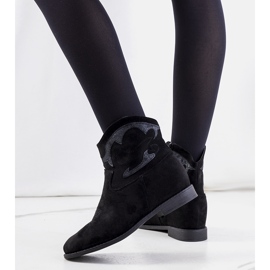 Cizmele negre de cowboy ale lui Velha negru 1 Cizmele negre de cowboy ale lui Velha negru 1