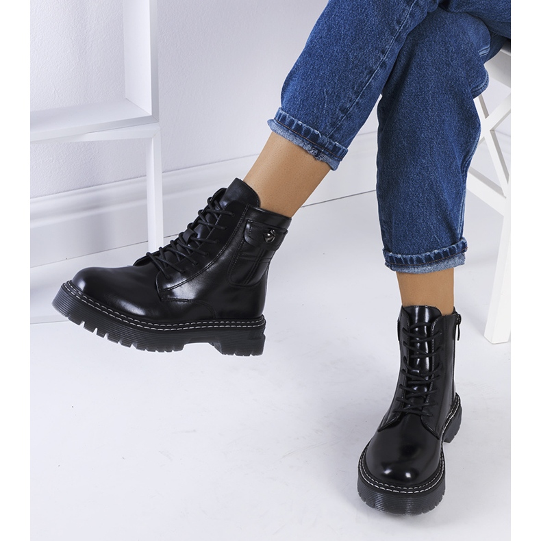 Muncitori negri din Busan negru 1