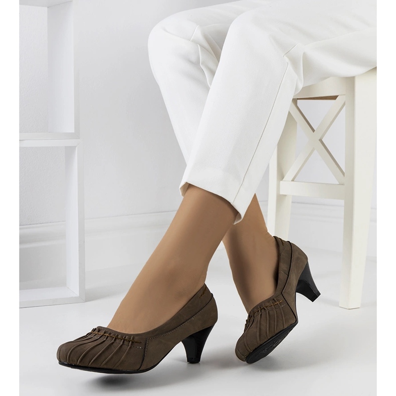 Pompe încrețite maro de la Santro 1