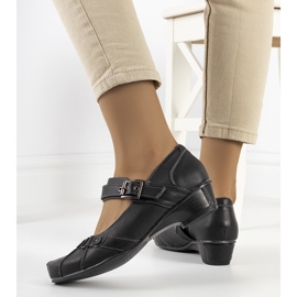 Pompe negre prinse cu o curea Gomez negru 2