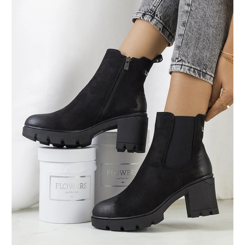 Cizme cu toc inalt de piele intoarsa neagra de la Svelte negru 2