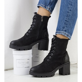 PA1 Cizme negre din piele intoarsa cu toc de la Chichig negru 1