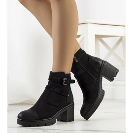 Cizme negre pe talpa unui tractor Lamaris negru 1 Cizme negre pe talpa unui tractor Lamaris negru 1