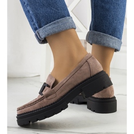 Pantofi maro din piele intoarsa ecologica bej 1