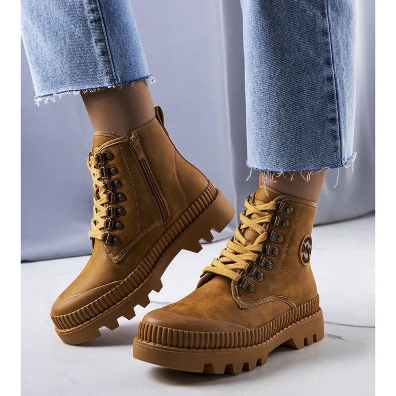 Cizme izolate camel LCJ-22-44-1339L Lee Cooper bej 1