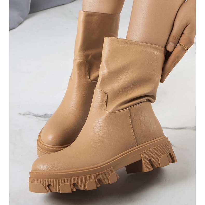 Cizme izolate maro Nasidi bej 1