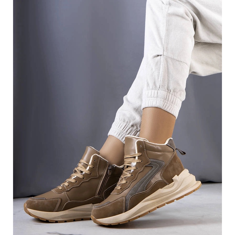 Tenisi izolați maro de la Tasma 1