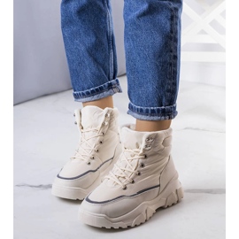 Cizme izolate Rimu de culoare crem bej 1