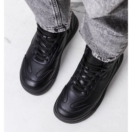 Tenisi izolați negri de la Korti negru 1