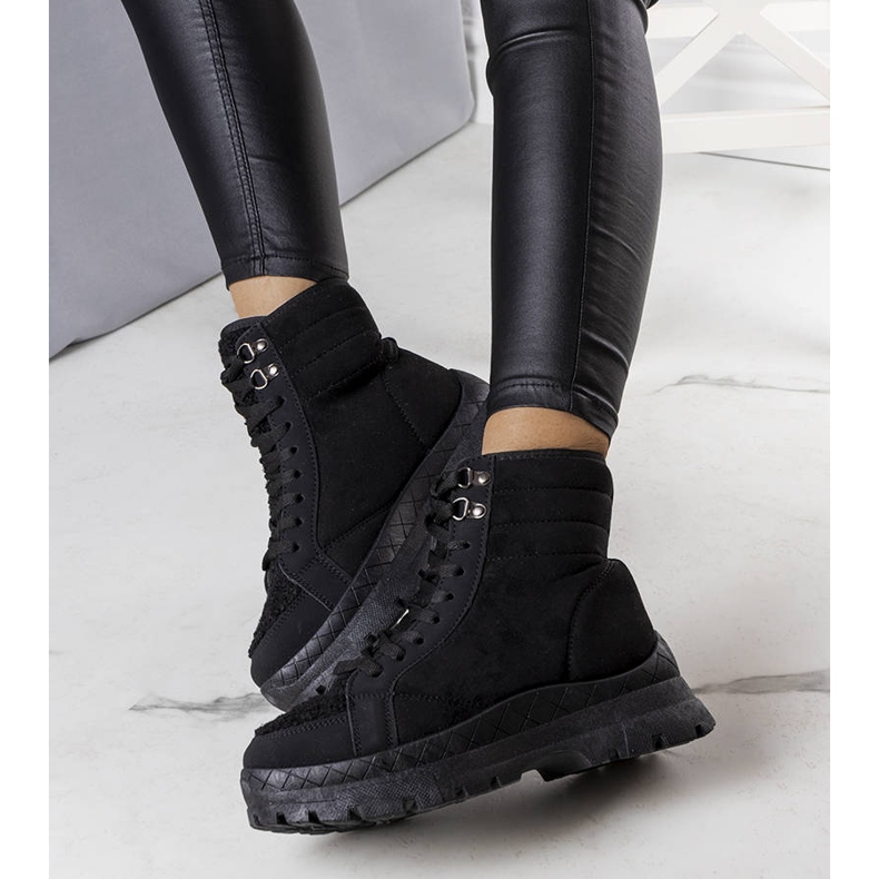 Cizme izolate negre de la Isaias negru 1