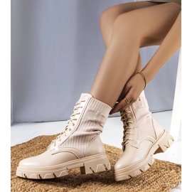 Cizme de drumeție bej de la Kori 1