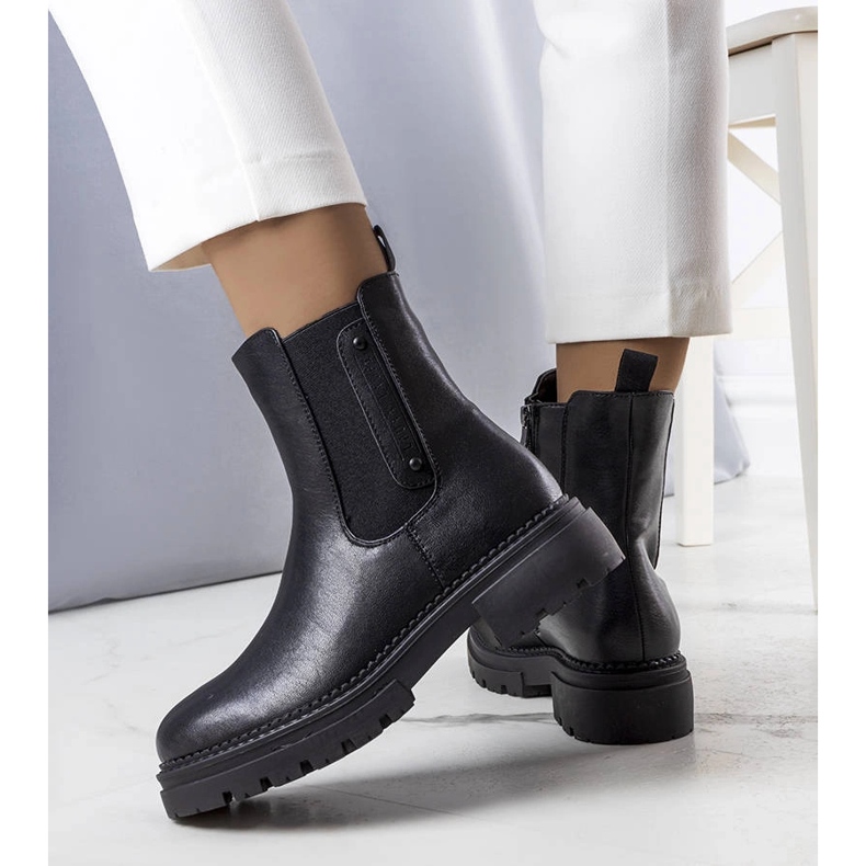 Cizme izolate negre de la Caron negru 1