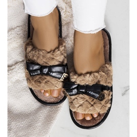 BM Papuci maro cu fundita de la Peter 1 BM Papuci maro cu fundita de la Peter 1