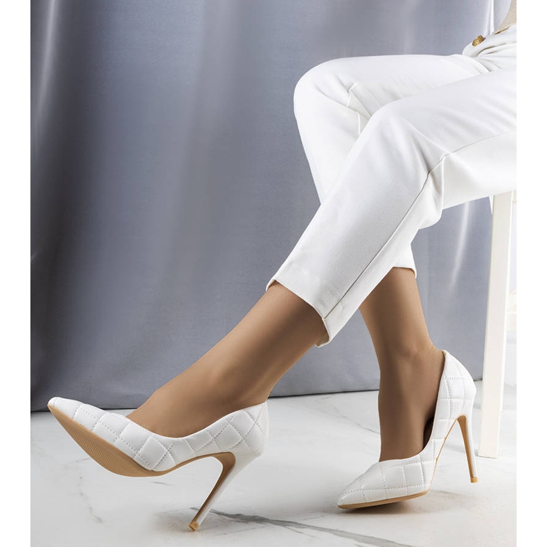 Tocuri înalte matlasate albe 1